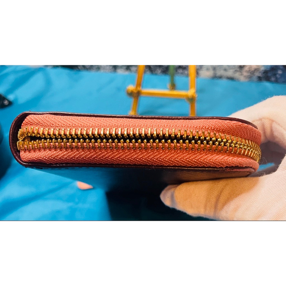 Salvatore Ferragamo Gancini Zip Around Wallet Burgundy /Pink Full Size - Picture 11 of 14